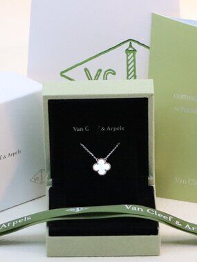 Van Cleef & Arpels Silver Necklace ✨